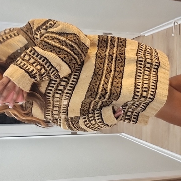 VTG |  Vintage Chunky Chenille Sweater - Picture 2 of 10